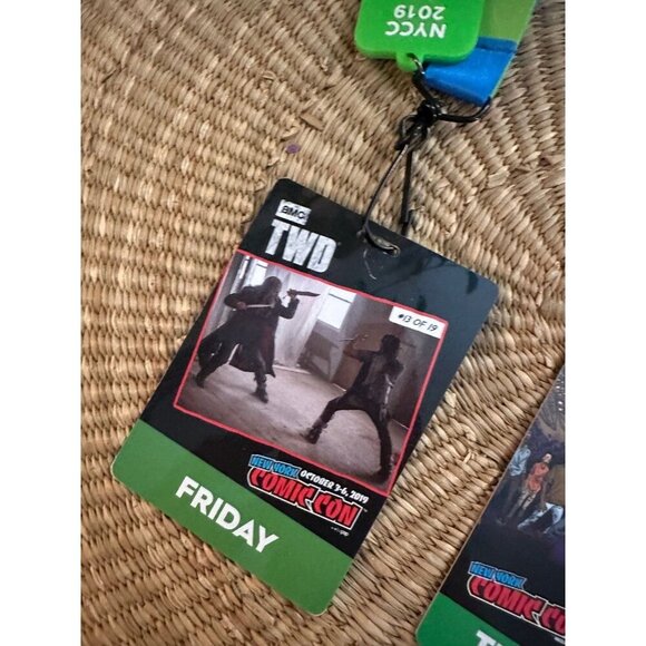 New York Comic Con 2019 Badges & Lanyards (2) - Picture 2 of 11